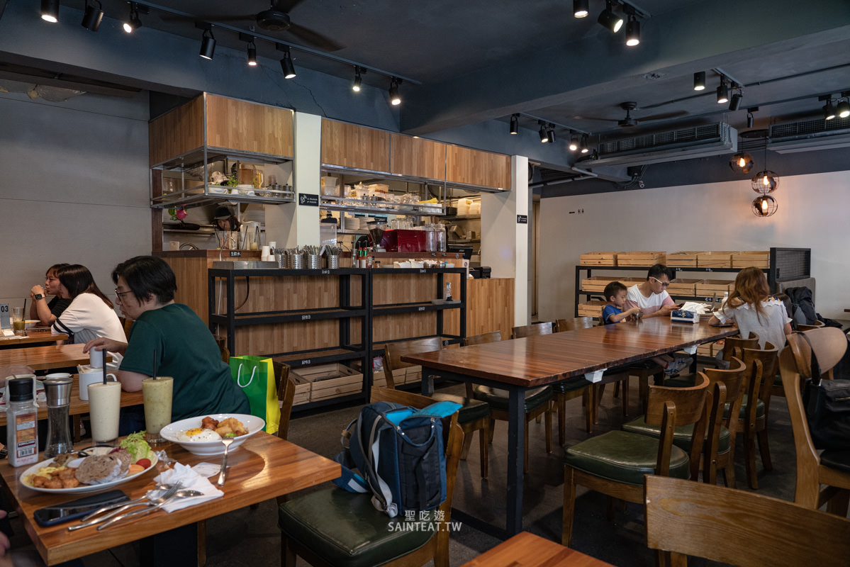 汐止早午餐》愛吃飯iRice Kaffe|平價還免服務費、有插座,座位舒適 - 第3張圖 汐止早午餐》愛吃飯iRice Kaffe|平價還免服務費、有插座,座位舒適