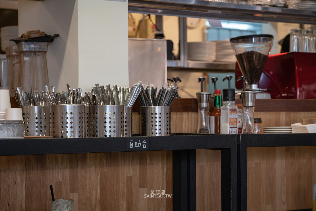 汐止早午餐》愛吃飯iRice Kaffe|平價還免服務費、有插座,座位舒適 - 第6張圖 汐止早午餐》愛吃飯iRice Kaffe|平價還免服務費、有插座,座位舒適