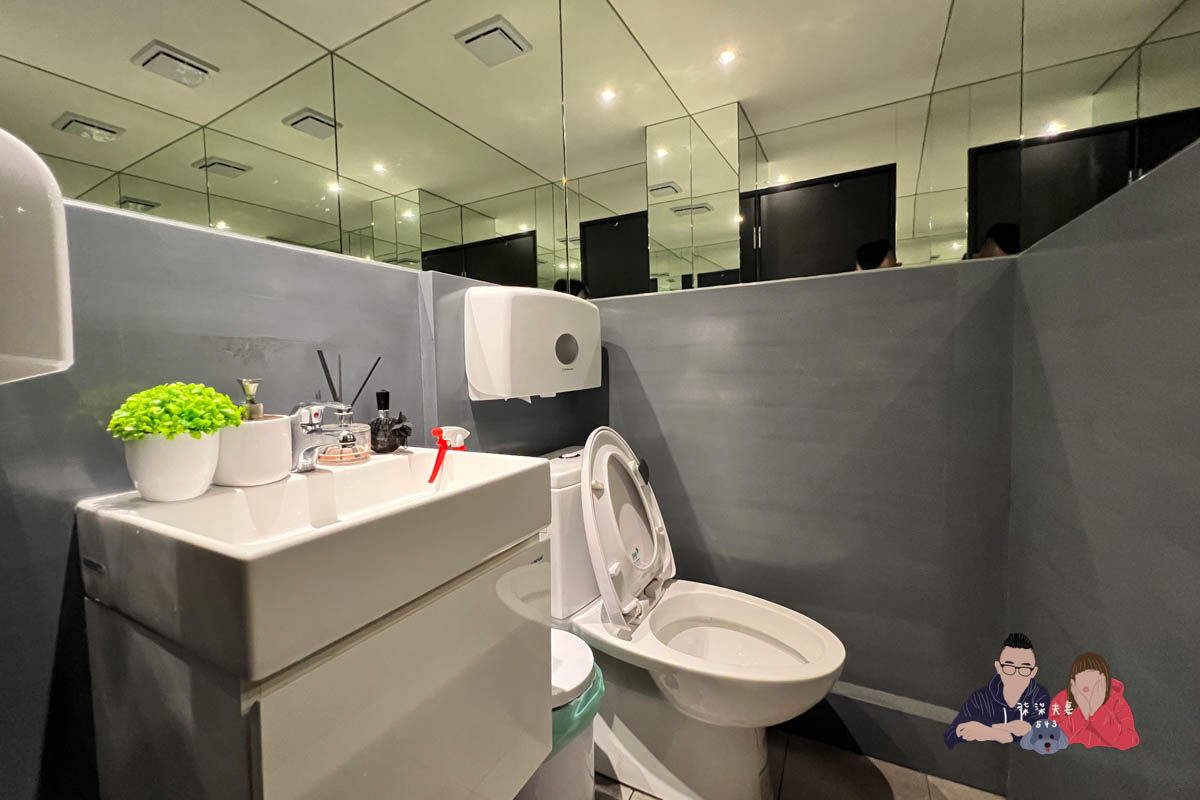 指舞小春秋汐止店》環境跟技術都不錯，而且用優惠按摩券居然可以指定師傅！