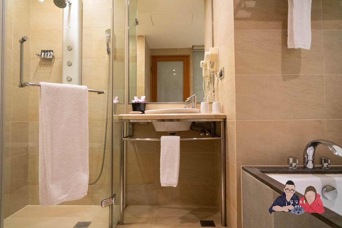 日月潭大淶閣飯店》日月潭湖景第一排住宿，早餐沿著飯店湖景步道散步，超放鬆的～禾楓客房實際住宿心得。