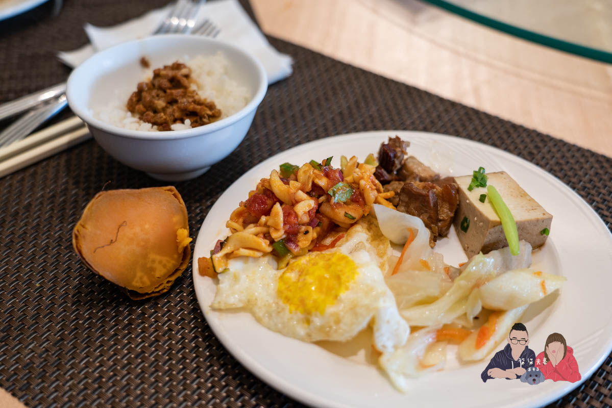 日月潭大淶閣飯店》日月潭湖景第一排住宿，早餐沿著飯店湖景步道散步，超放鬆的～禾楓客房實際住宿心得。