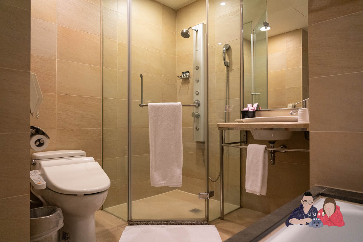 日月潭大淶閣飯店》日月潭湖景第一排住宿，早餐沿著飯店湖景步道散步，超放鬆的～禾楓客房實際住宿心得。