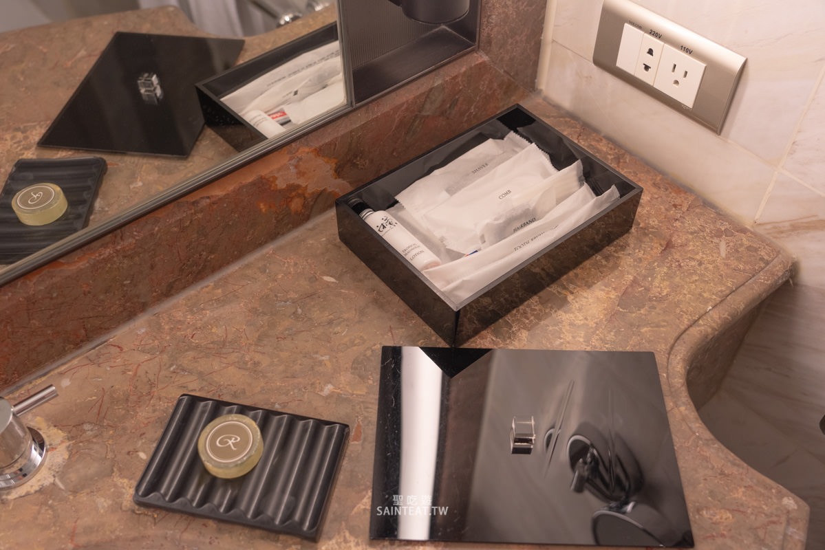 台北五星級飯店住宿》晶華酒店｜App平日免費升級豪華客房，頂樓露天泳池電影院超放鬆～