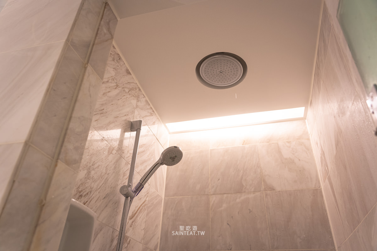 台北五星級飯店住宿》晶華酒店｜App平日免費升級豪華客房，頂樓露天泳池電影院超放鬆～