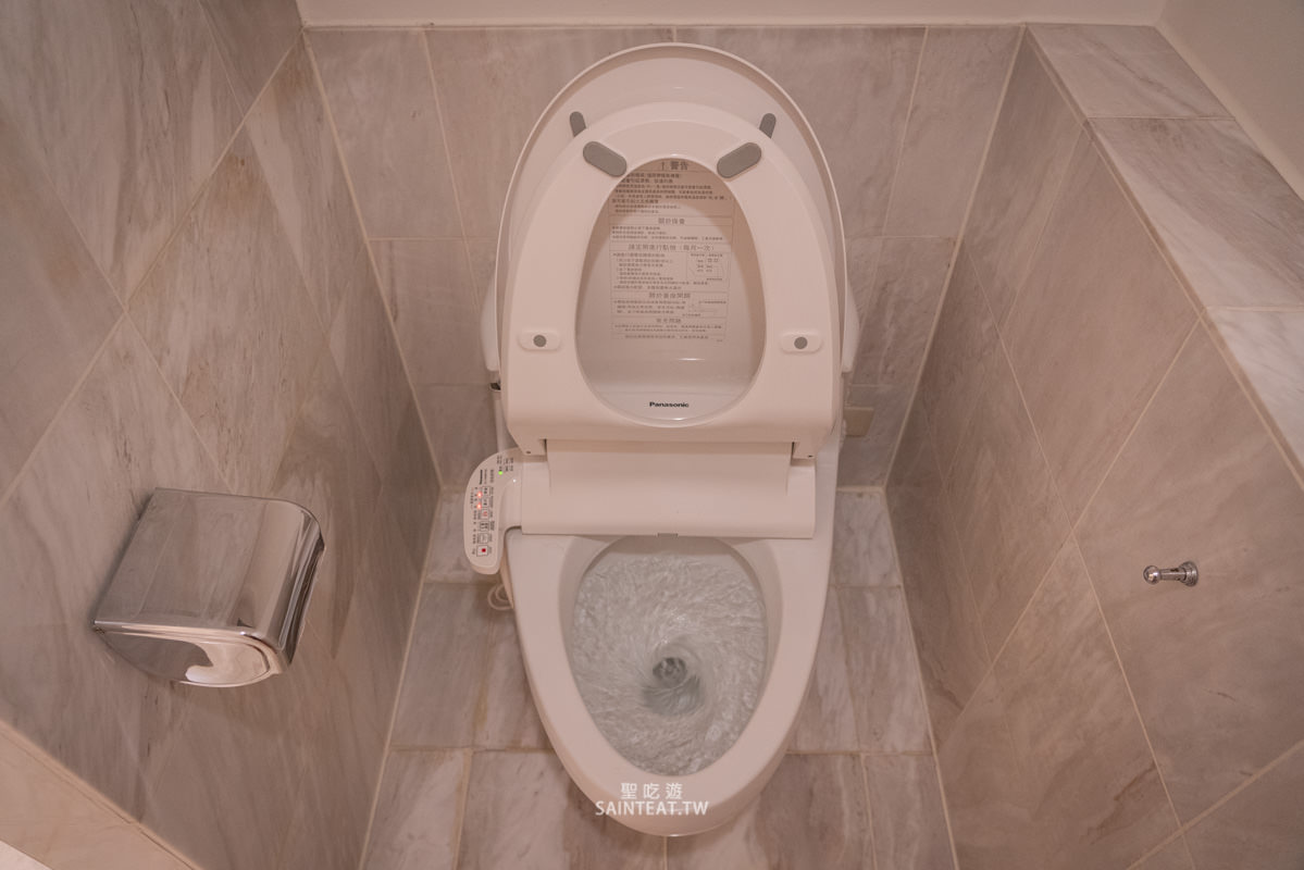 台北五星級飯店住宿》晶華酒店｜App平日免費升級豪華客房，頂樓露天泳池電影院超放鬆～