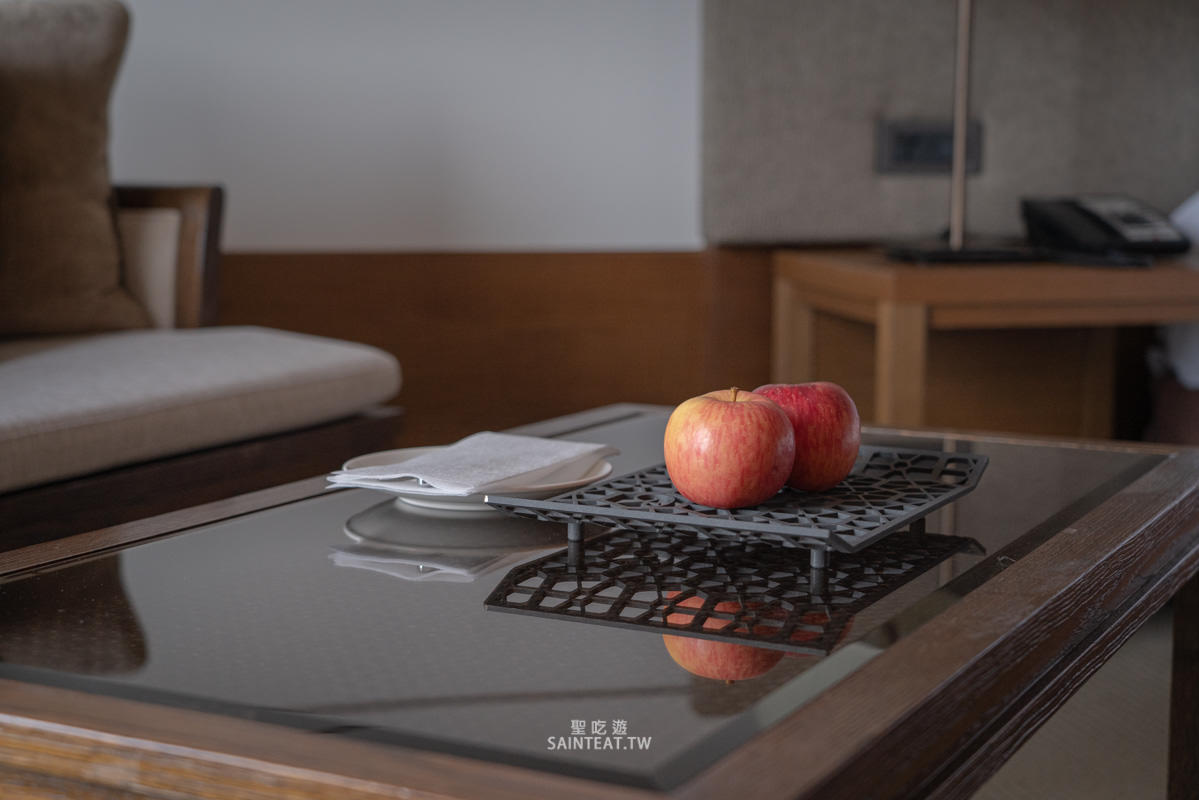 台北五星級飯店住宿》晶華酒店｜App平日免費升級豪華客房，頂樓露天泳池電影院超放鬆～