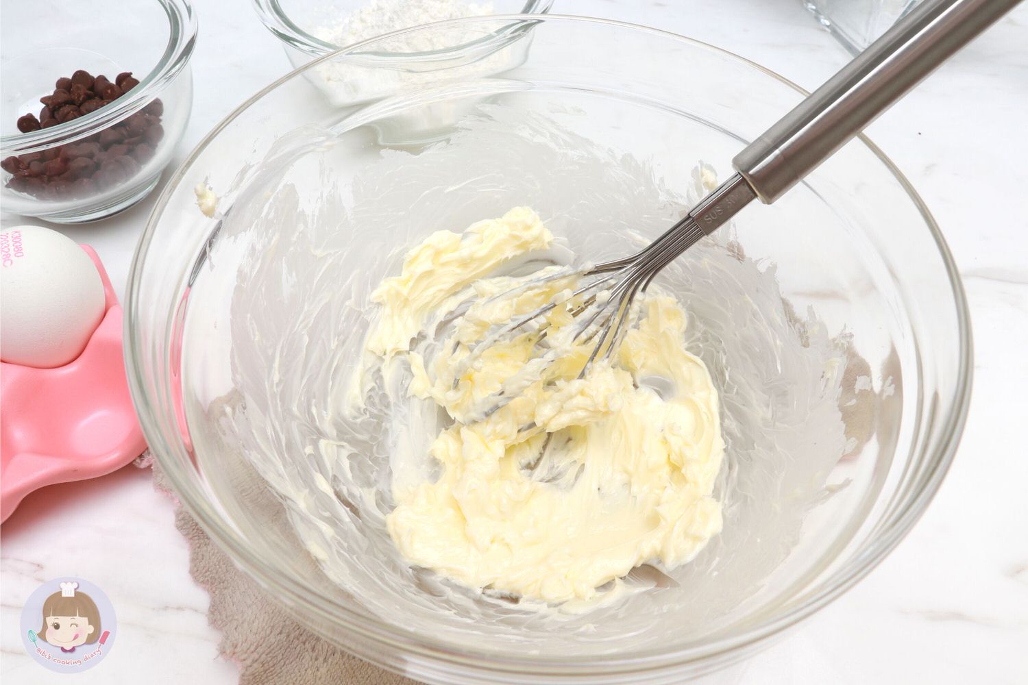 美式軟餅乾食譜》軟餅乾食譜可以搭配巧克力豆、棉花糖、OREO、Lotus、M&M’s.都很適合喔！