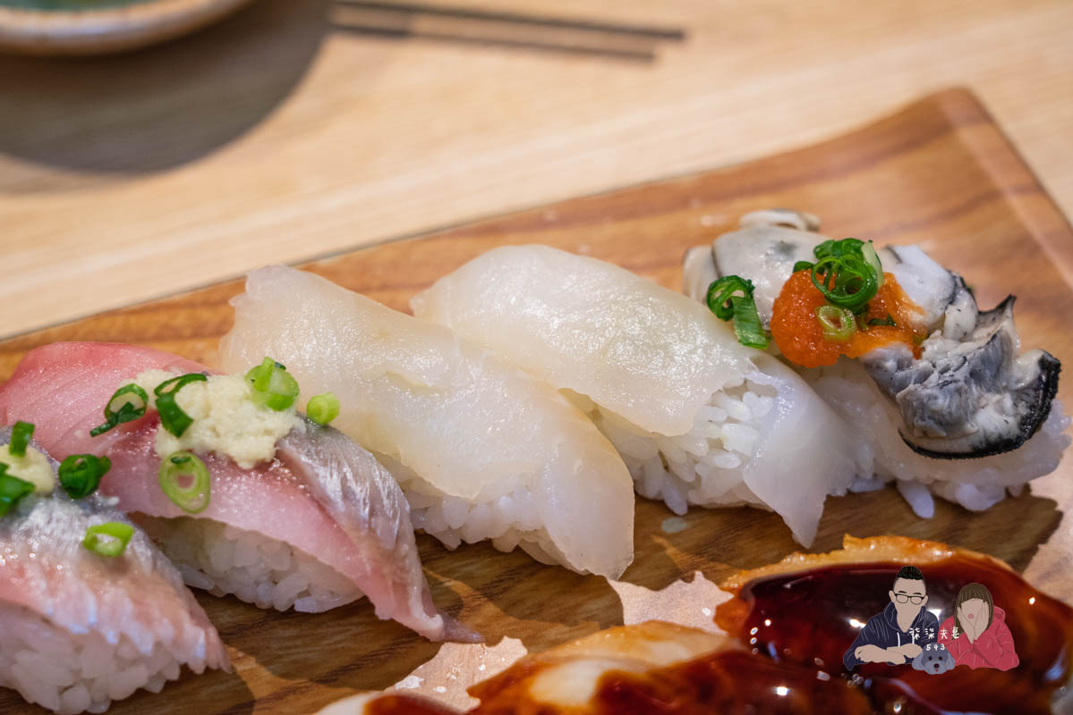 雛鮨二訪》東京壽司吃到飽好吃嗎？狂吃干貝/海膽/鮭魚卵/鮪魚中腹握壽司！