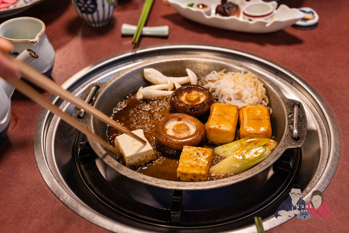 今半壽喜燒》東京淺草必吃百年老店，建議提早排隊或預約，中午排隊至少1小時！