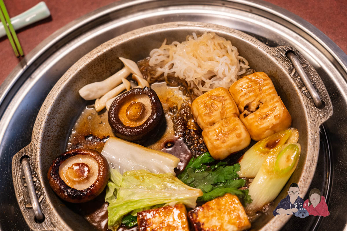 今半壽喜燒》東京淺草必吃百年老店，建議提早排隊或預約，中午排隊至少1小時！