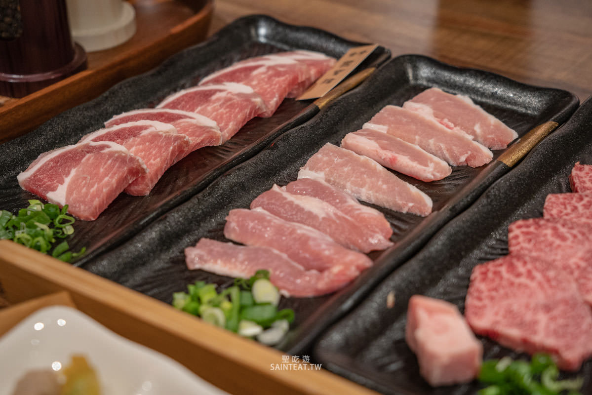 東港強 和牛 燒肉 芝山店》天母士林燒烤｜肉品不錯，價格算合理，但烤盤失敗很難烤，真的有人覺得這個烤盤好用嗎？