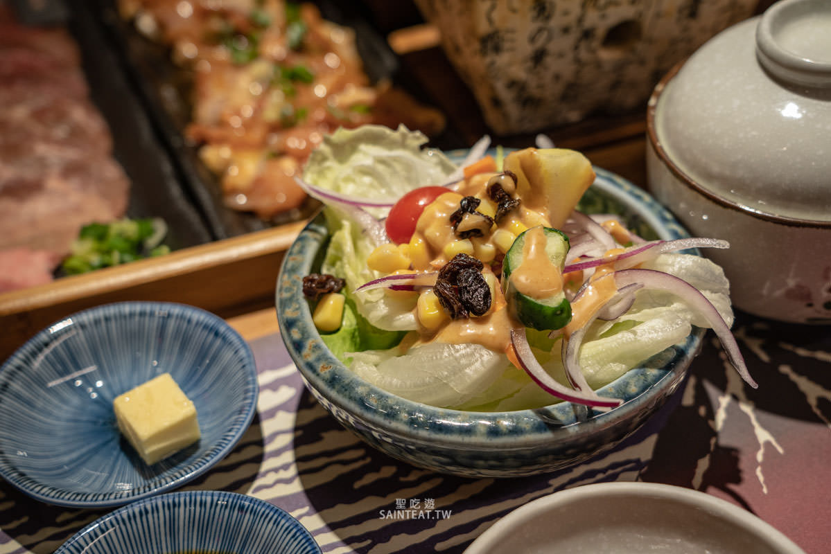 東港強 和牛 燒肉 芝山店》天母士林燒烤｜肉品不錯，價格算合理，但烤盤失敗很難烤，真的有人覺得這個烤盤好用嗎？