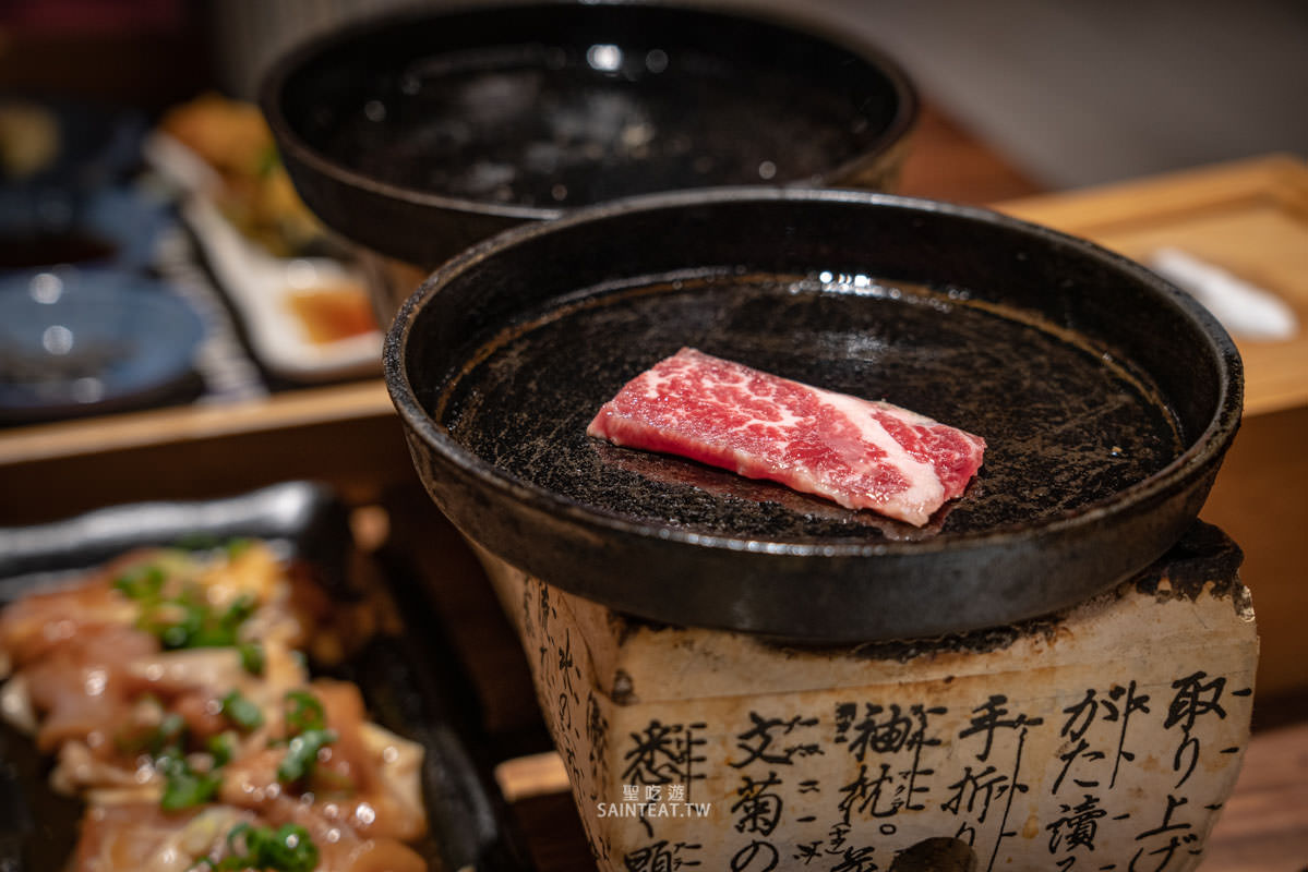 東港強 和牛 燒肉 芝山店》天母士林燒烤｜肉品不錯，價格算合理，但烤盤失敗很難烤，真的有人覺得這個烤盤好用嗎？
