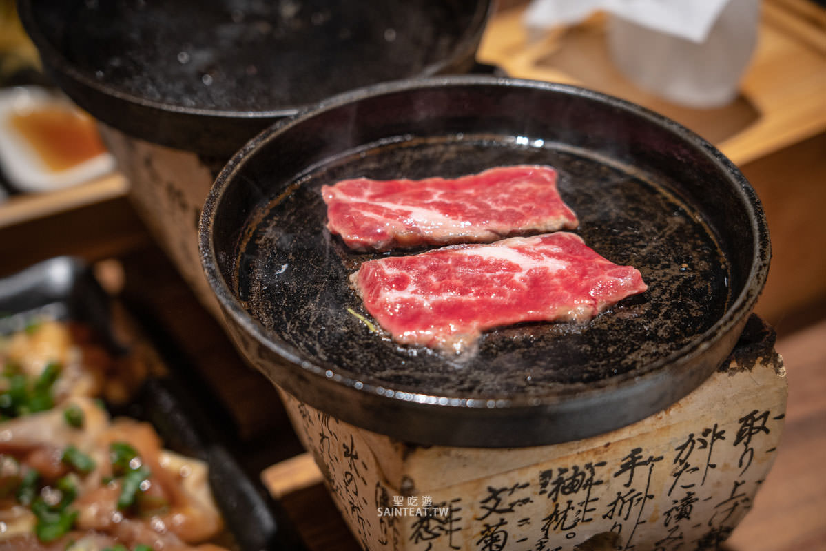 東港強 和牛 燒肉 芝山店》天母士林燒烤｜肉品不錯，價格算合理，但烤盤失敗很難烤，真的有人覺得這個烤盤好用嗎？