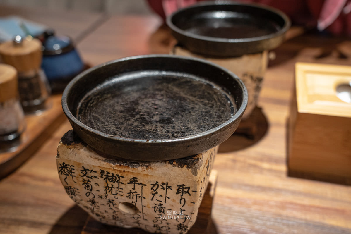 東港強 和牛 燒肉 芝山店》天母士林燒烤｜肉品不錯，價格算合理，但烤盤失敗很難烤，真的有人覺得這個烤盤好用嗎？