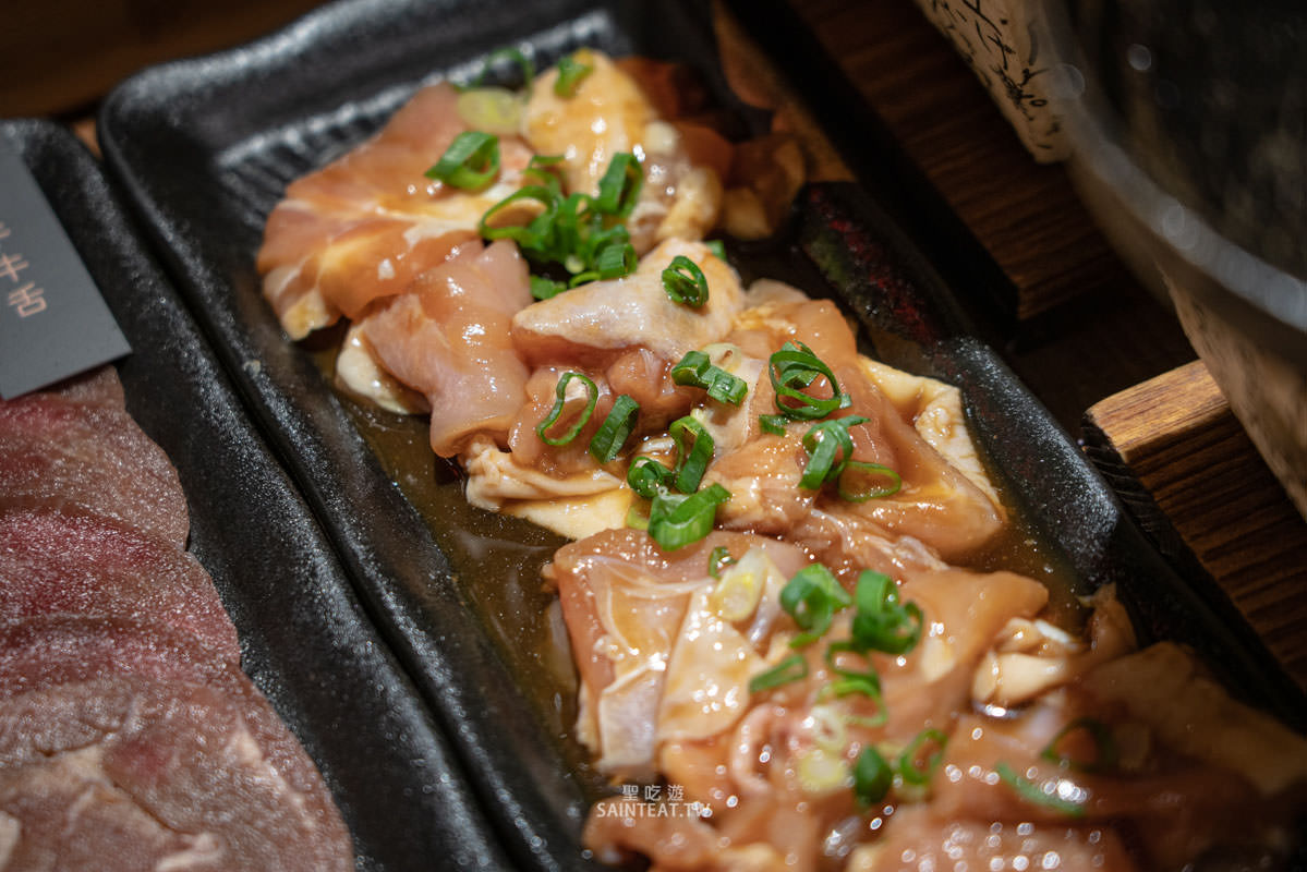 東港強 和牛 燒肉 芝山店》天母士林燒烤｜肉品不錯，價格算合理，但烤盤失敗很難烤，真的有人覺得這個烤盤好用嗎？