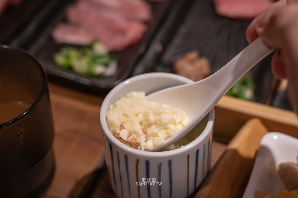 東港強 和牛 燒肉 芝山店》天母士林燒烤｜肉品不錯，價格算合理，但烤盤失敗很難烤，真的有人覺得這個烤盤好用嗎？