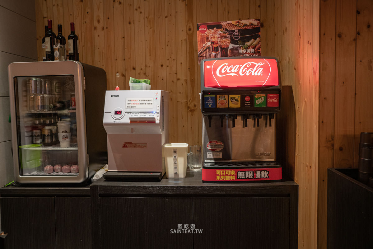 東港強 和牛 燒肉 芝山店》天母士林燒烤｜肉品不錯，價格算合理，但烤盤失敗很難烤，真的有人覺得這個烤盤好用嗎？