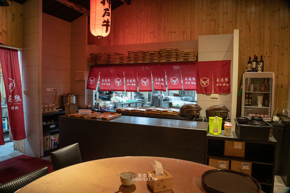 東港強 和牛 燒肉 芝山店》天母士林燒烤｜肉品不錯，價格算合理，但烤盤失敗很難烤，真的有人覺得這個烤盤好用嗎？