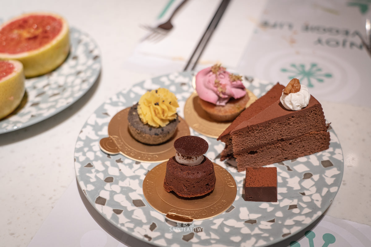 果然匯明曜店》素食吃到飽界霸主，連葷食者都覺得好吃！