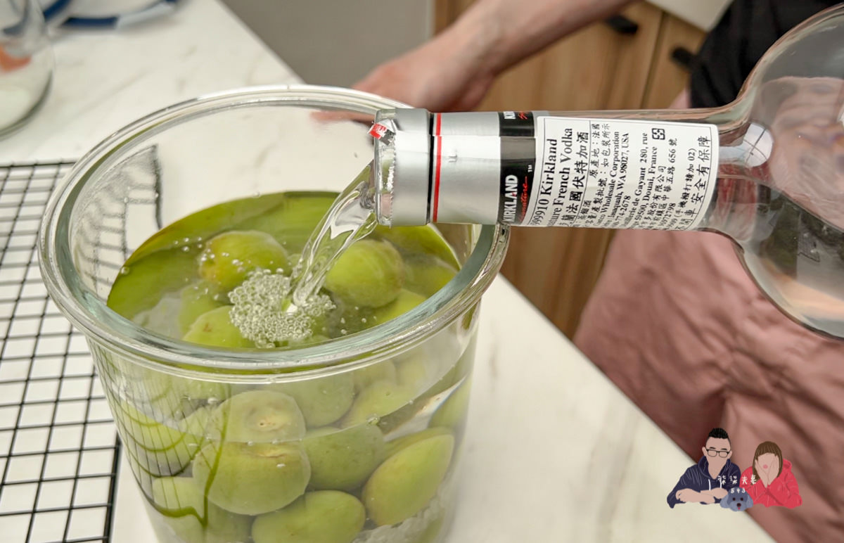 梅酒做法》釀梅酒的製作方法，梅糖酒比例怎麼抓？該釀多久？可能的失敗原因？