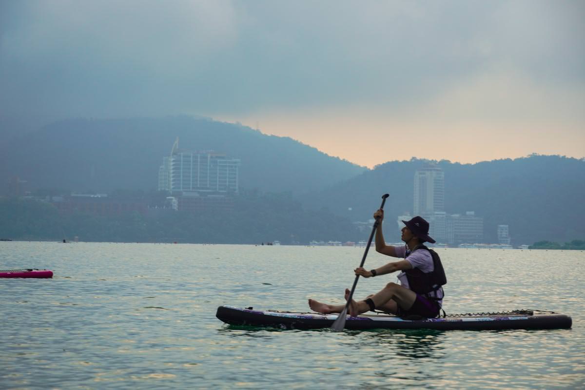 日月潭SUP推薦》樂晴SUP俱樂部｜幾百張堪比婚攝的單眼/空拍機照片送給妳～來日月潭必玩的立槳體驗！