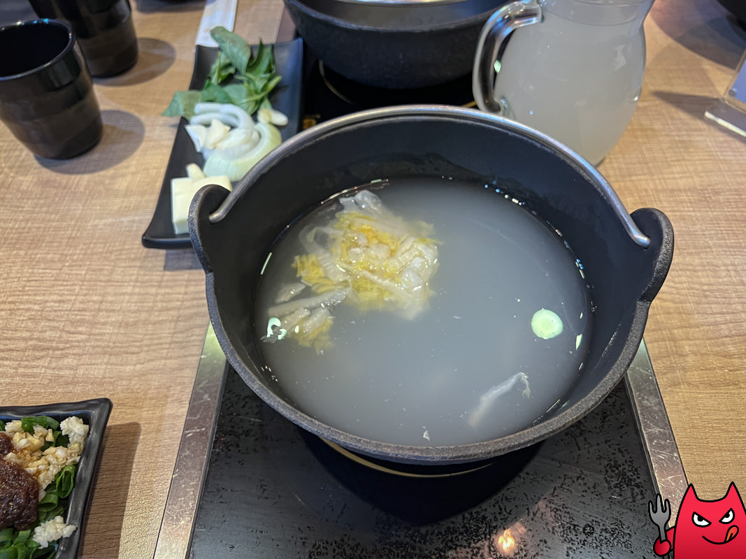 汐止火鍋》蘭亭序精緻石頭鍋涮涮鍋|汐萬路上的社區小火鍋,環境寬敞明亮乾淨。 - 第11張圖 汐止火鍋》蘭亭序精緻石頭鍋涮涮鍋|汐萬路上的社區小火鍋,環境寬敞明亮乾淨。