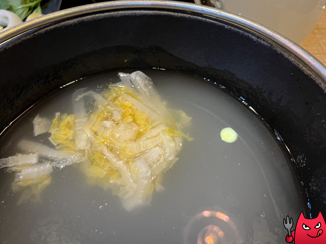 汐止火鍋》蘭亭序精緻石頭鍋涮涮鍋|汐萬路上的社區小火鍋,環境寬敞明亮乾淨。 - 第12張圖 汐止火鍋》蘭亭序精緻石頭鍋涮涮鍋|汐萬路上的社區小火鍋,環境寬敞明亮乾淨。