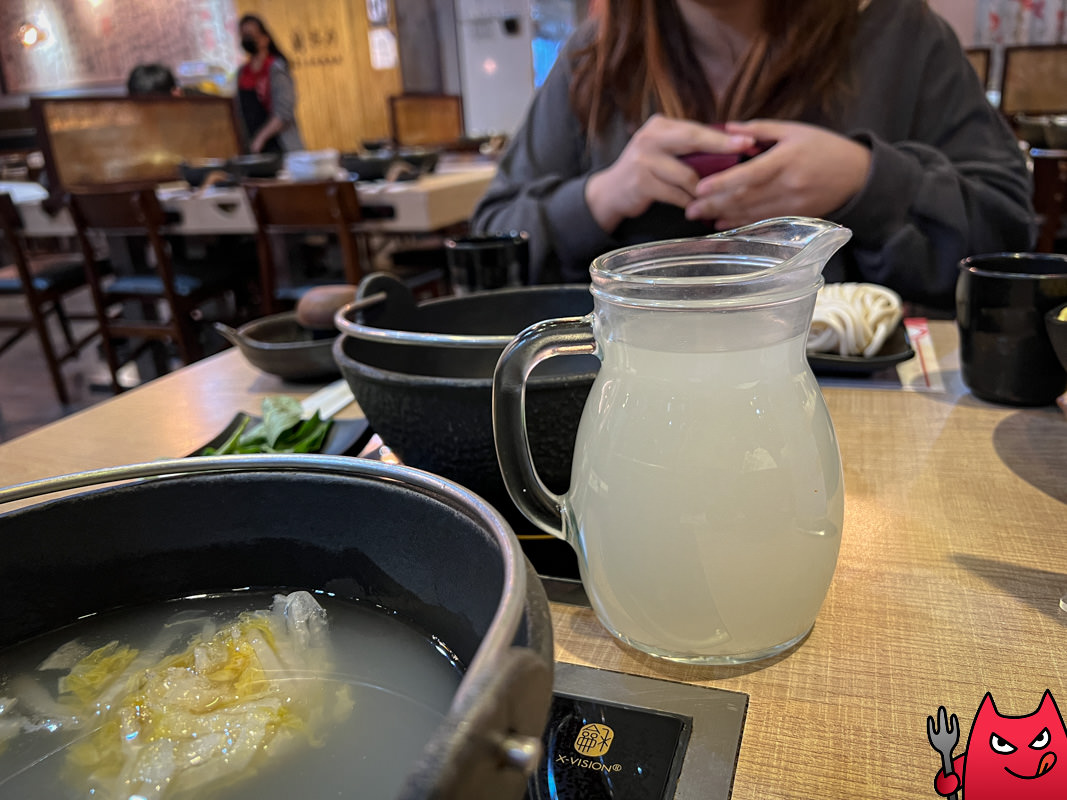 汐止火鍋》蘭亭序精緻石頭鍋涮涮鍋|汐萬路上的社區小火鍋,環境寬敞明亮乾淨。 - 第21張圖 汐止火鍋》蘭亭序精緻石頭鍋涮涮鍋|汐萬路上的社區小火鍋,環境寬敞明亮乾淨。