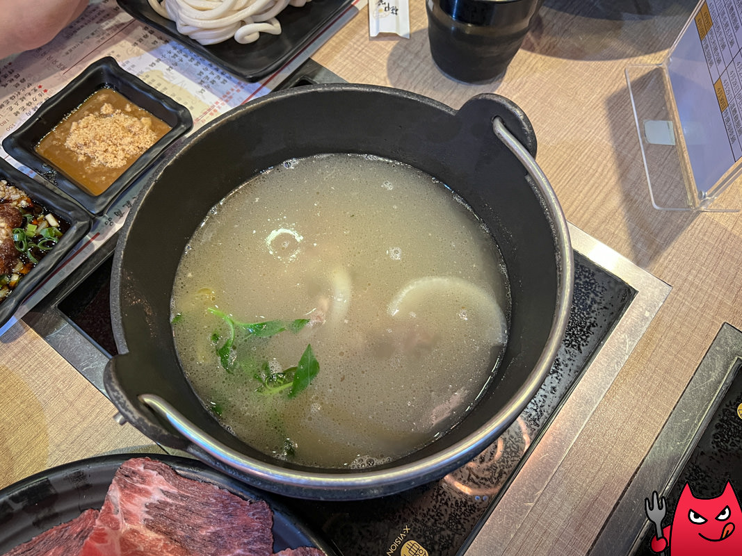 汐止火鍋》蘭亭序精緻石頭鍋涮涮鍋|汐萬路上的社區小火鍋,環境寬敞明亮乾淨。 - 第22張圖 汐止火鍋》蘭亭序精緻石頭鍋涮涮鍋|汐萬路上的社區小火鍋,環境寬敞明亮乾淨。