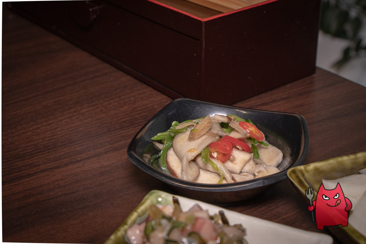 台北汐止日本料理推薦》鹿角鮨｜吃得到馬糞海膽跟葡萄蝦的握壽司十二貫只要三百五！！？