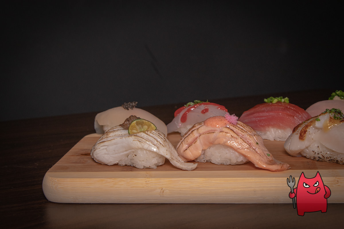 台北汐止日本料理推薦》鹿角鮨｜吃得到馬糞海膽跟葡萄蝦的握壽司十二貫只要三百五！！？