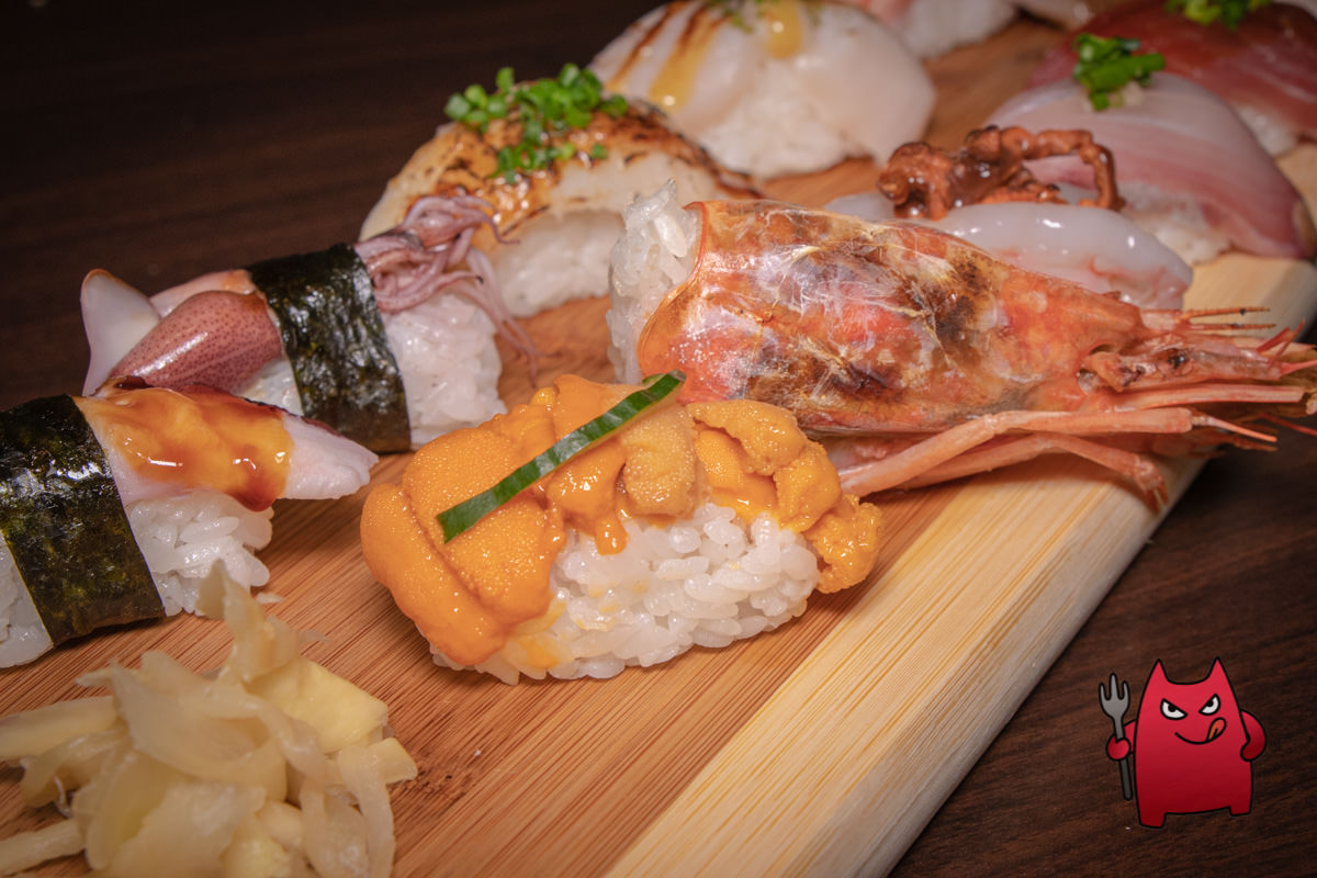 台北汐止日本料理推薦》鹿角鮨｜吃得到馬糞海膽跟葡萄蝦的握壽司十二貫只要三百五！！？