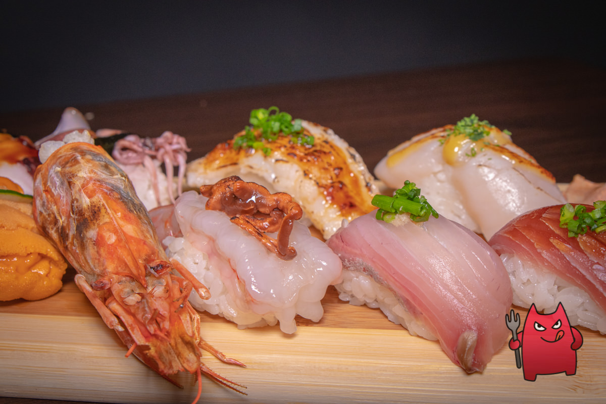 台北汐止日本料理推薦》鹿角鮨｜吃得到馬糞海膽跟葡萄蝦的握壽司十二貫只要三百五！！？