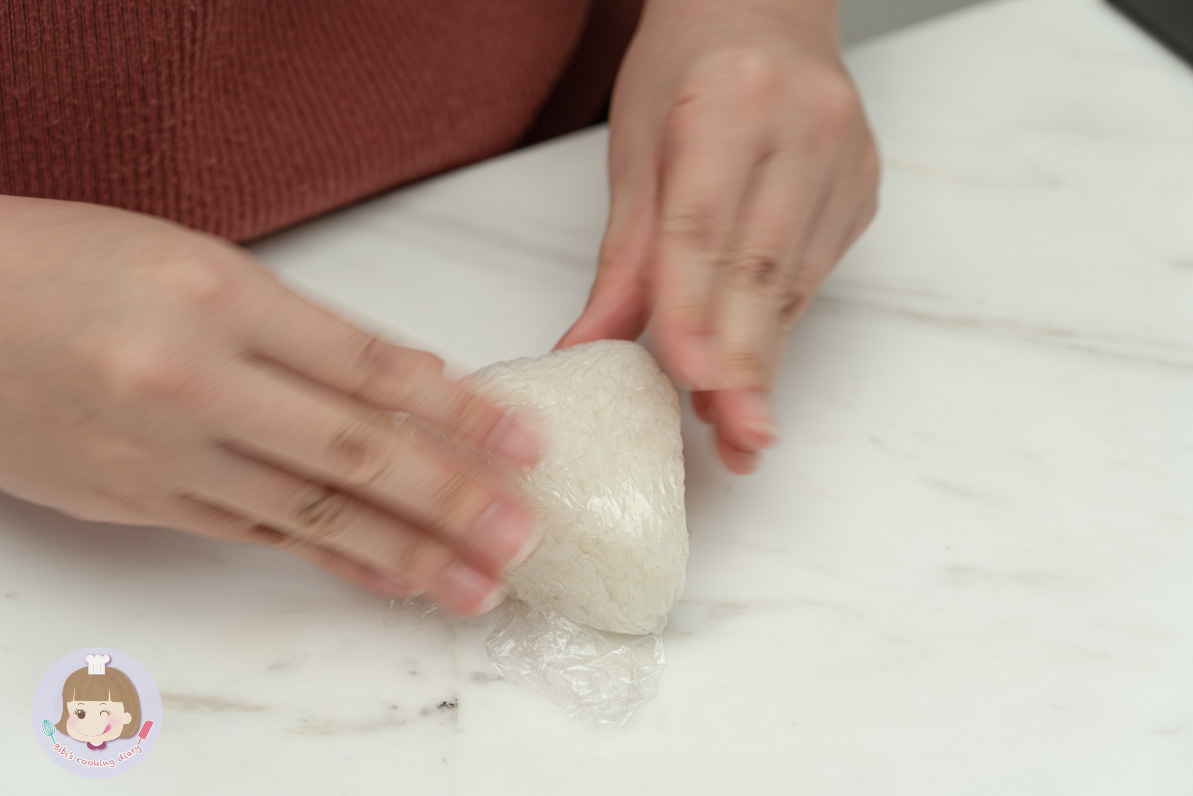 江戶川鰻料理鰻魚》2022過年禮盒推薦，蒲燒鰻、白燒鰻組合，三道鰻魚料理食譜，教你在家就能自製鰻魚大餐！