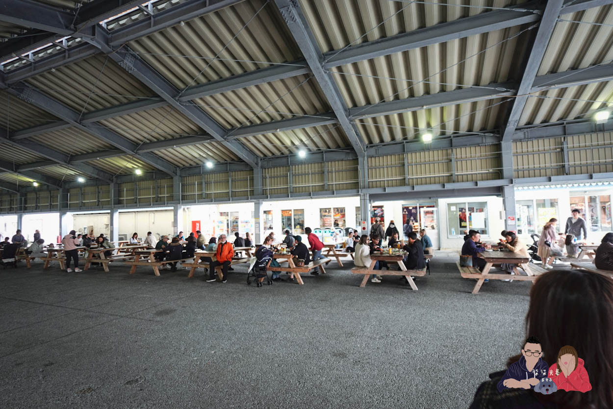 系滿漁市場》沖繩海鮮市場爽吃大推薦!超平價鮪魚大腹海膽干貝~ - 第5張圖 沖繩糸満漁市場 (2)