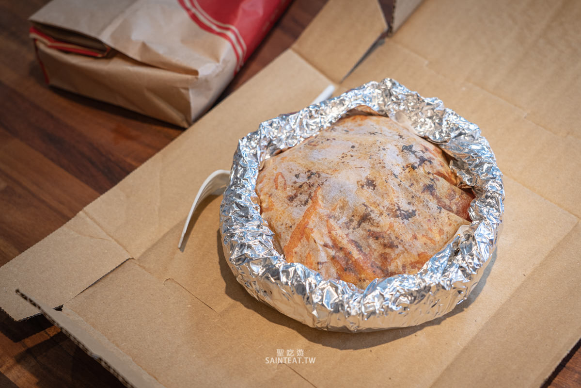 必勝客威士忌牛排干貝比薩+義大利麵》我覺得比較像是厚切鐵板牛柳披薩哈哈。必勝客義大利麵還不錯。