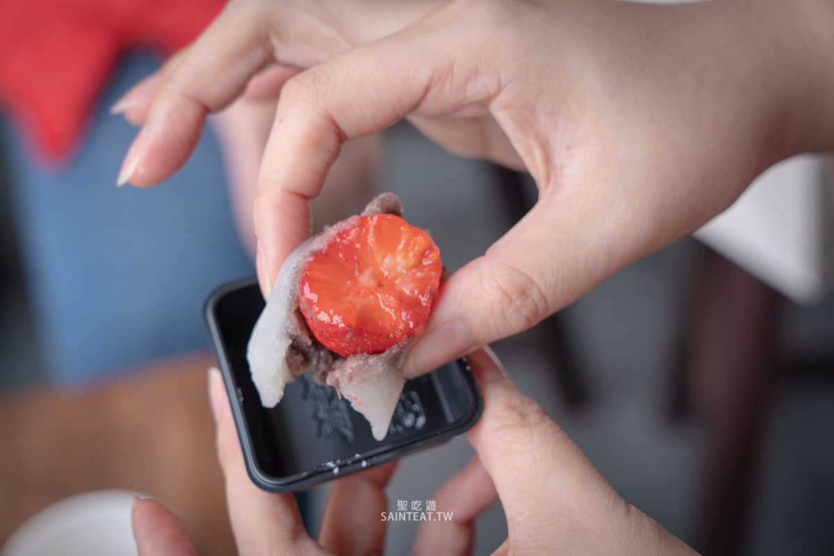 滋養製菓》超多人推薦的迪化街70年台北伴手禮老店，相當優秀的草莓大福跟銅鑼燒！