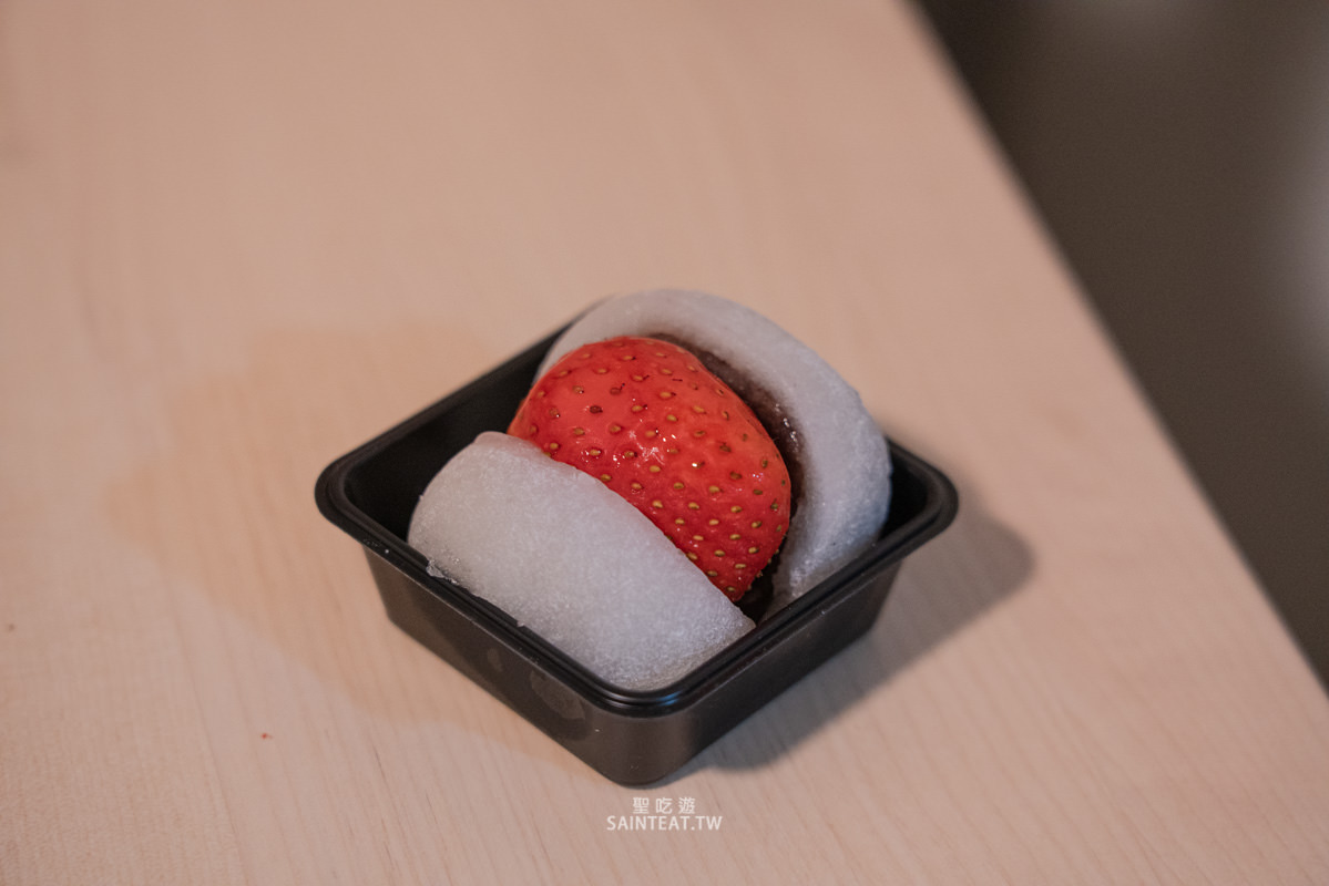 滋養製菓》超多人推薦的迪化街70年台北伴手禮老店，相當優秀的草莓大福跟銅鑼燒！