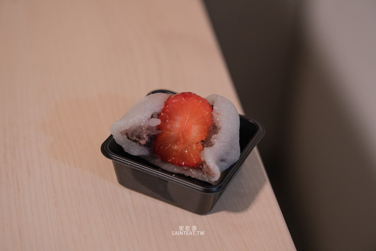 滋養製菓》超多人推薦的迪化街70年台北伴手禮老店，相當優秀的草莓大福跟銅鑼燒！