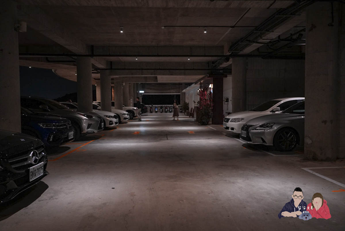 眺高》台中景觀超夢幻的夜景餐廳,約會必訪,推薦傍晚來,一次飽覽夕陽跟夜景! - 第3張圖 眺高》台中景觀超夢幻的夜景餐廳,約會必訪,推薦傍晚來,一次飽覽夕陽跟夜景!