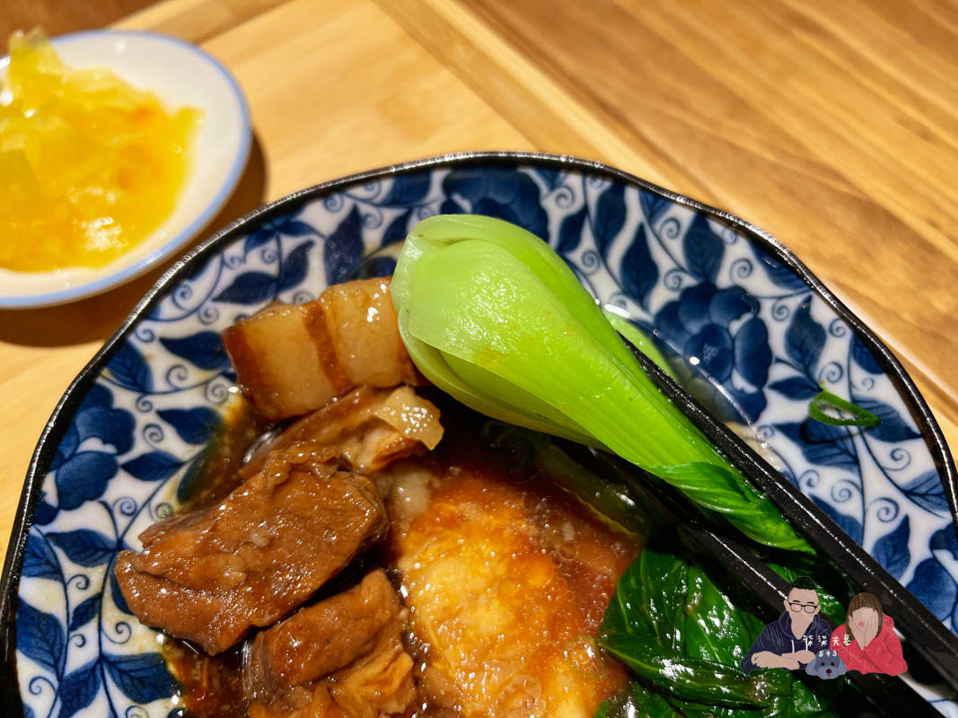 稻舍食館誠品信義店》台菜定食套餐，大推金沙蝦球客飯，鹹蛋黃醬好吃、蝦球還很大尾！