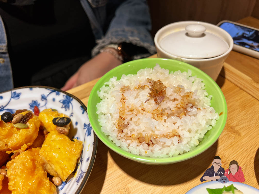 稻舍食館誠品信義店》台菜定食套餐,大推金沙蝦球客飯,鹹蛋黃醬好吃、蝦球還很大尾! - 第16張圖 稻舍食館誠品信義店》台菜定食套餐,大推金沙蝦球客飯,鹹蛋黃醬好吃、蝦球還很大尾!
