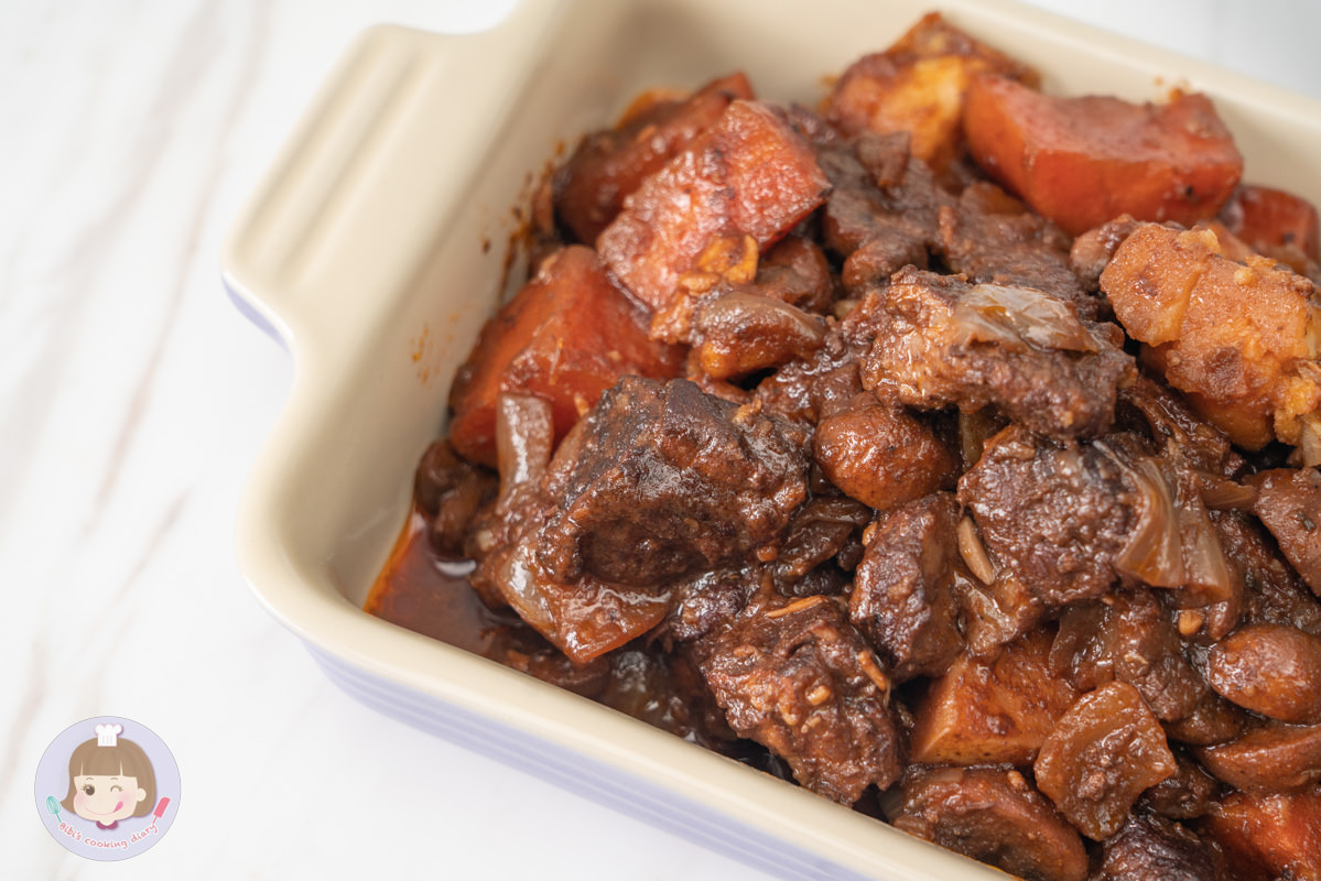 2022電子鍋推薦》東芝Toshiba 4mm極厚鍛造球釜6人份電子鍋｜煮蛋功能超方便！更強的是居然還能做蛋糕跟麵包？！