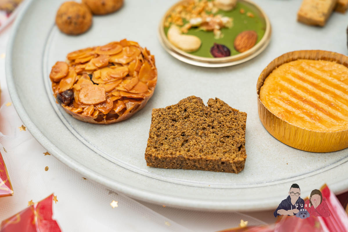 AMOUREUX暖法菓子》高質感台中喜餅品牌2023全新盒型，閃爆眼球的閃閃金！