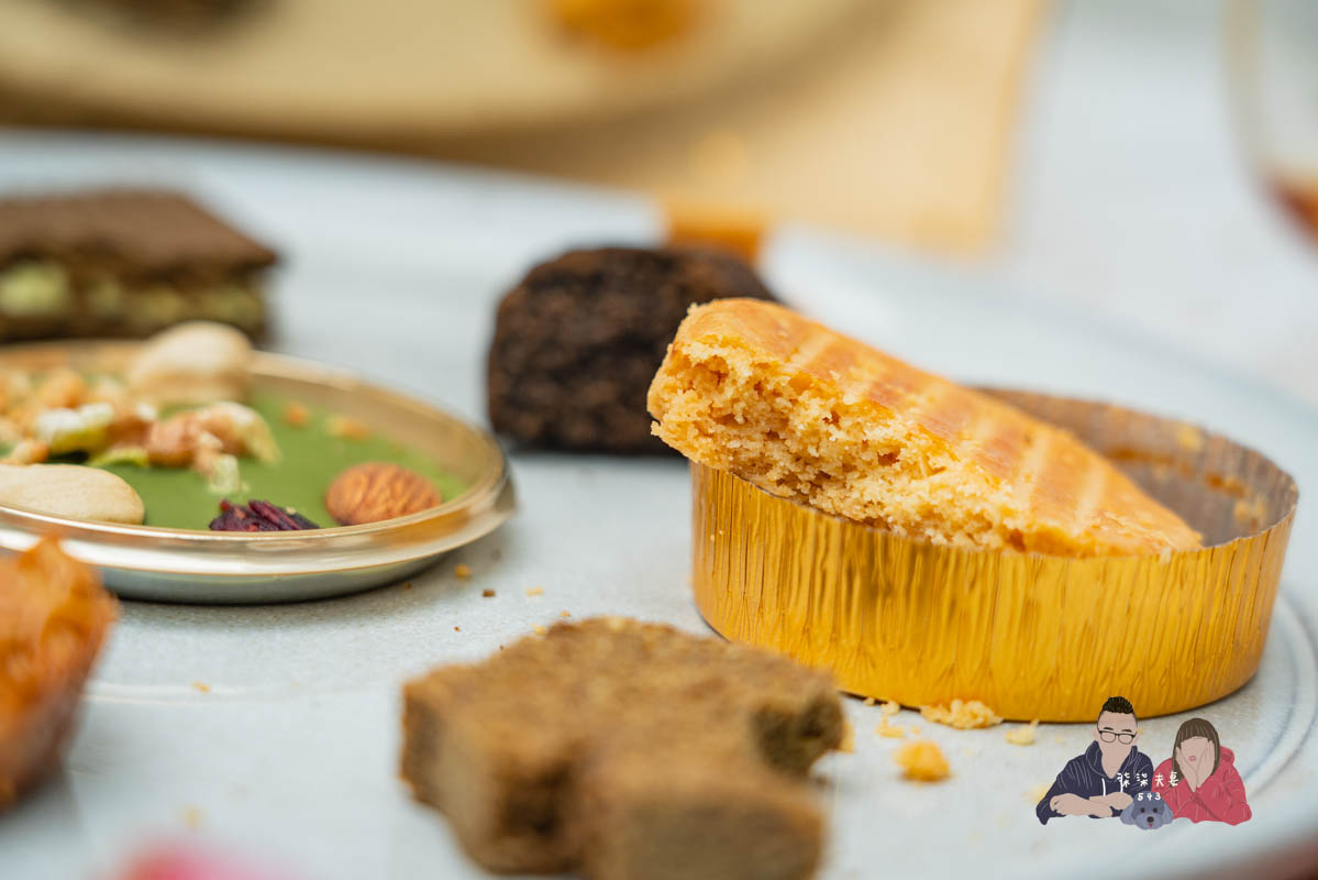 AMOUREUX暖法菓子》高質感台中喜餅品牌2023全新盒型，閃爆眼球的閃閃金！