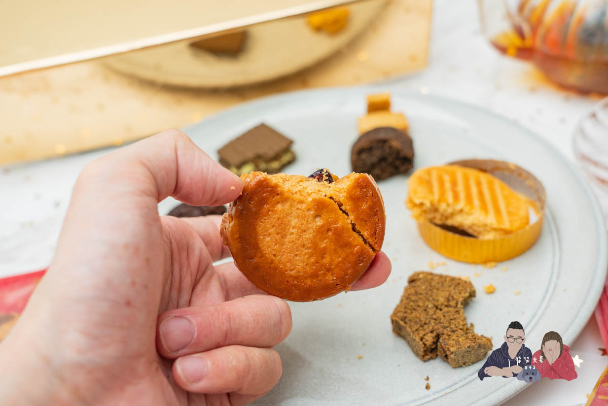 AMOUREUX暖法菓子》高質感台中喜餅品牌2023全新盒型，閃爆眼球的閃閃金！