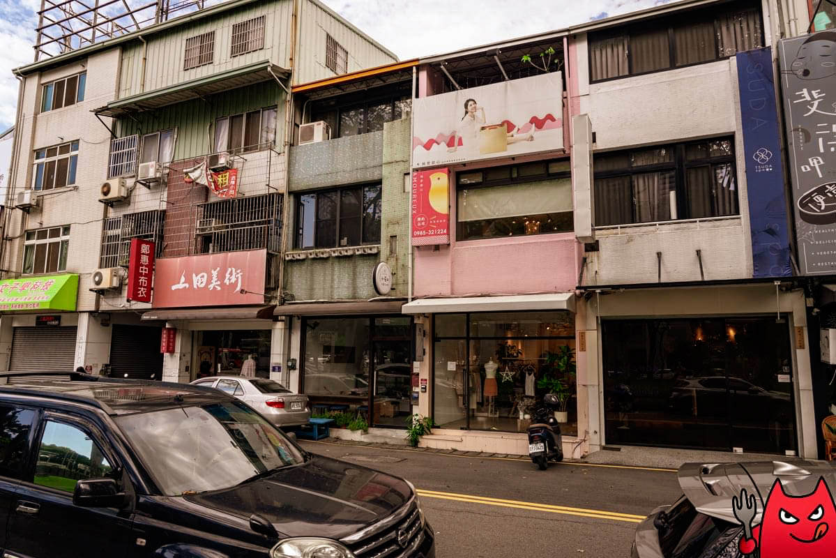 AMOUREUX暖法菓子》高質感台中喜餅品牌2023全新盒型，閃爆眼球的閃閃金！