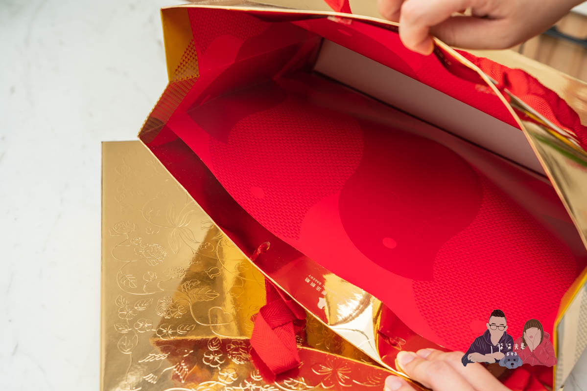 AMOUREUX暖法菓子》高質感台中喜餅品牌2023全新盒型，閃爆眼球的閃閃金！