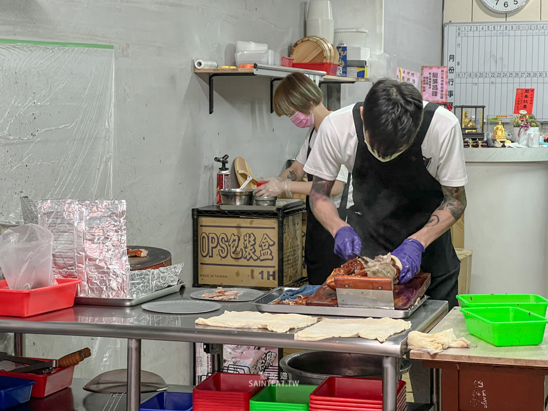 羅東烤鴨》兄弟麻辣烤鴨｜還好沒踩雷，不錯吃的新開烤鴨店，炒鴨架的麻辣香氣還不錯！